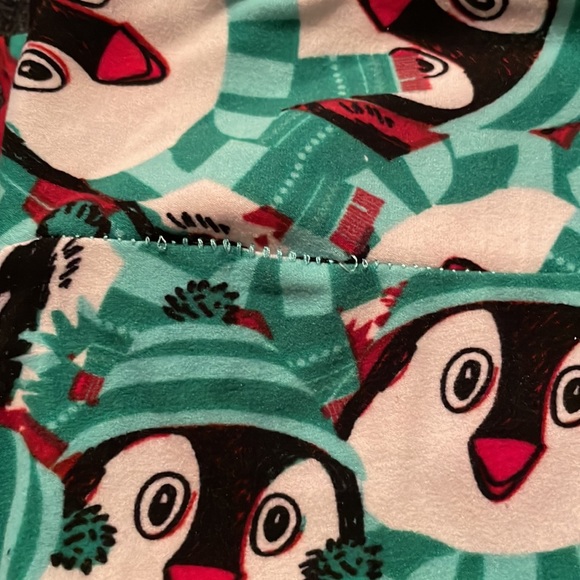 LuLaRoe Leggings: Green with Penguins (OS) - Picture 5 of 5